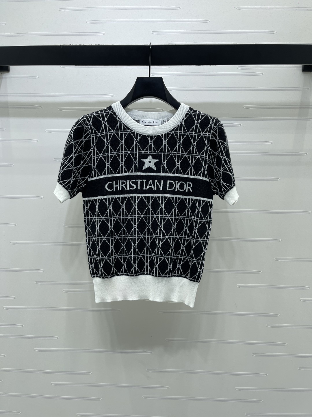 Women's short sleeves